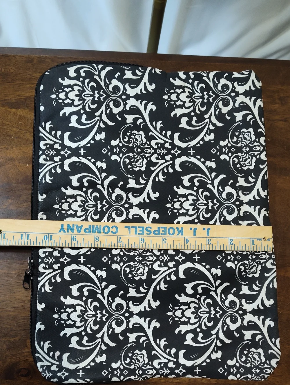 Black & White Damask Laptop Sleeve - Unbranded